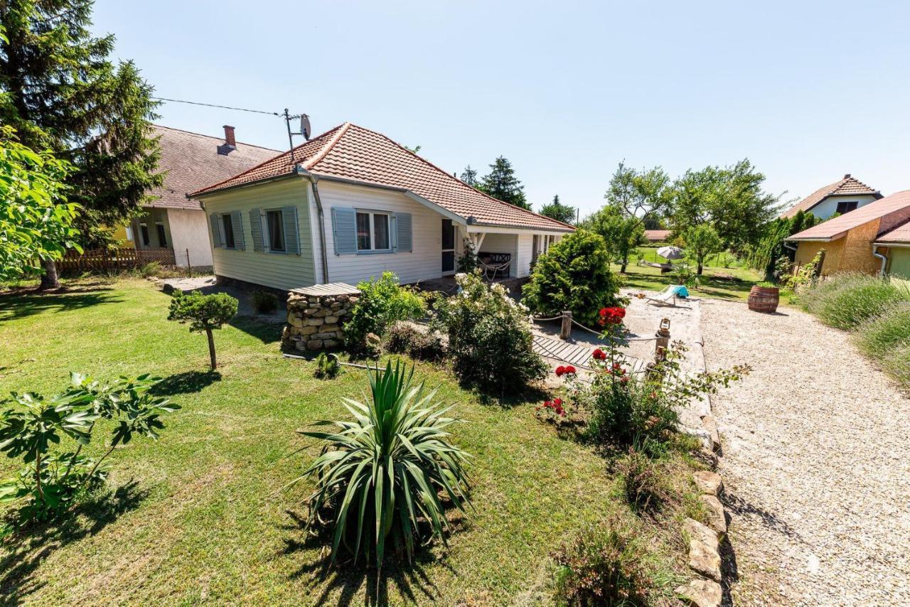 Berrybay Holidayhome Balatonkeresztur Exterior photo